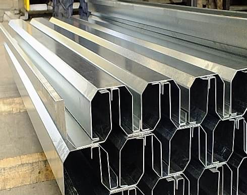 Altı Köşeli Çatı Dere